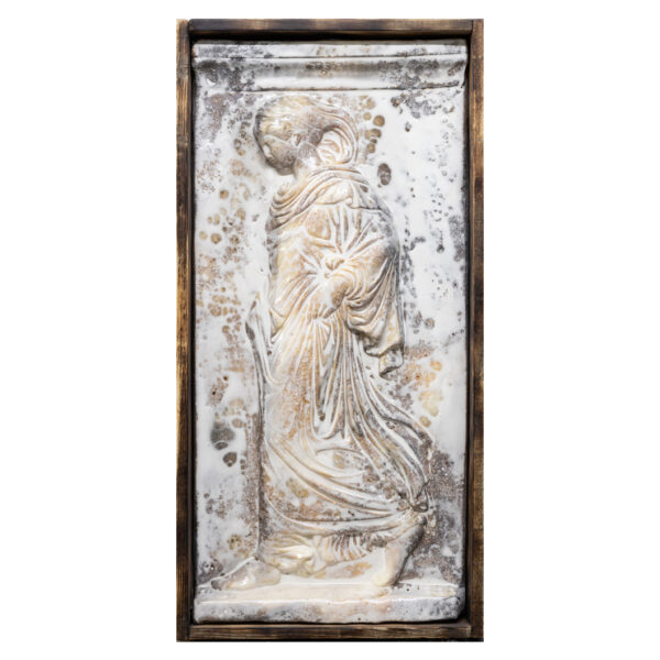 1.1_VBC_Alessio Deli_2025_Gradiva II_76x38cm_Resina smaltata e legno