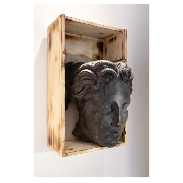 1.1_VBC_Alessio Deli_2025_Hypnos_terracotta patinata e legno_34x20x18cm_02